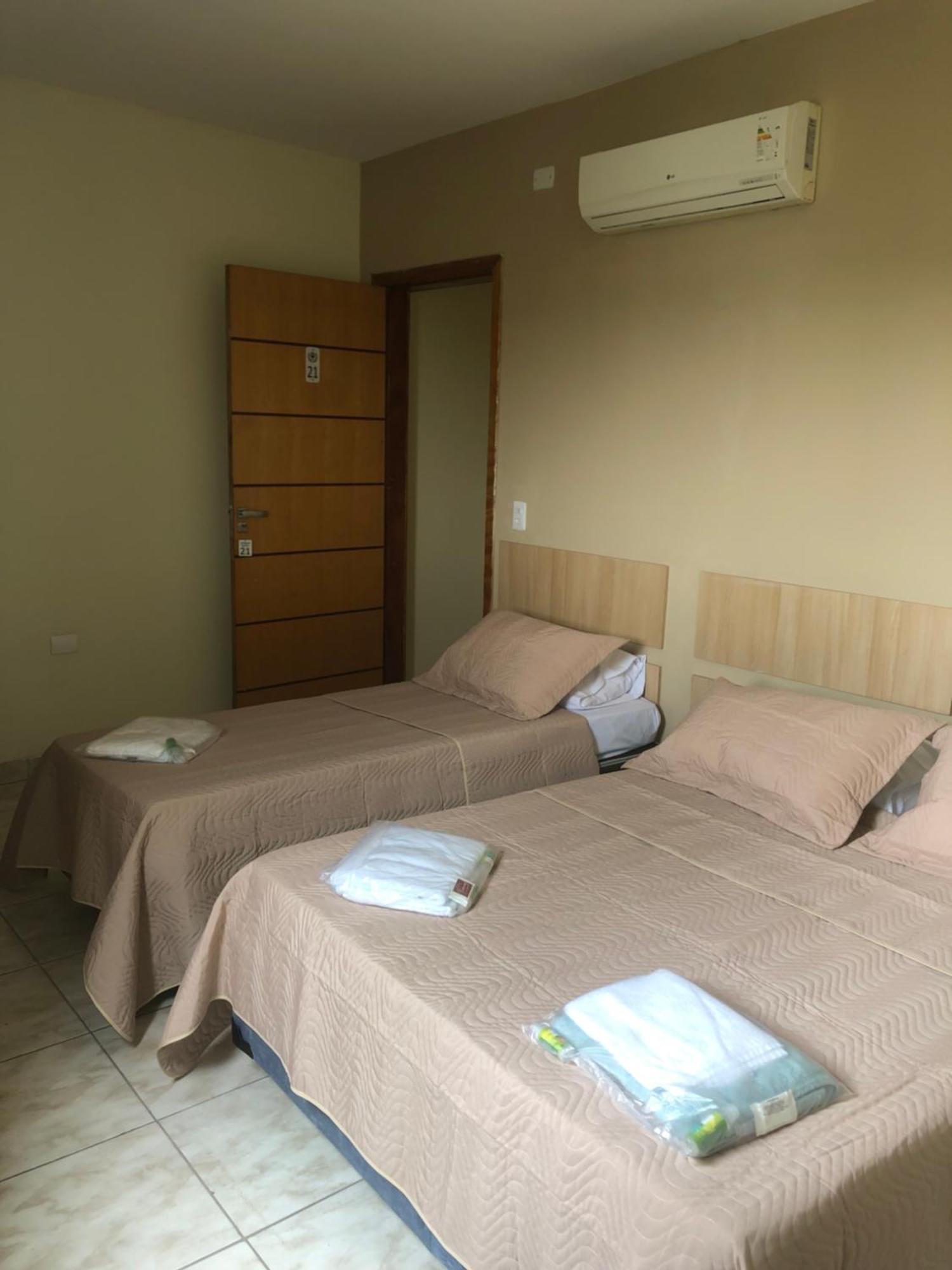 Attriun Hotel กัวรูยุส ภายนอก รูปภาพ